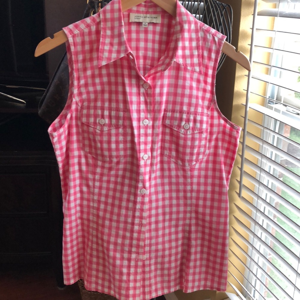 Jones New York sleeveless shirt